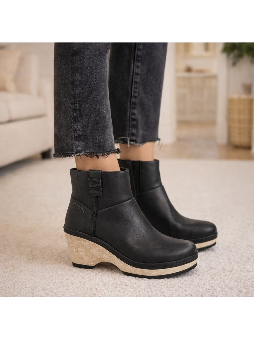 Merrell Women's SZ 7 Halendi Bluff Pull On Clog Bootie In Black Wedge Platform